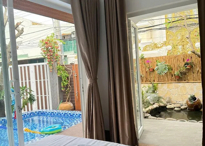 Дом отдыха Jungle - Phu Hop Gia Dinh Tu 10 - 20 Nguoi Lon & Tre Em - San Bbq Dau Duoc Xe O To 16 Cho- Ho Boi Rieng- 5 Phut Di Bo Den Bien - 5 Phut Den Cho San Phu Thuy- Ho Ca Koi *